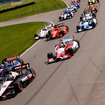 この写真の先頭#12 パワー（今回6位）がポイントランク首位に立った。写真：INDYCAR