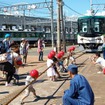 「京阪ファミリーレールフェア」では電車との綱引きイベントなども行われる。写真は昨年の「ファミリーレールフェア」の様子。