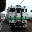 江差線は電化されているが、旅客列車は三セク会社がJR北海道からキハ40形気動車を譲り受けて運行する。