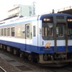 のと鉄道では写真のNT200形気動車7両が運用されているが、されているが、団体客の増加などを受けて観光列車用の車両を2両増備することになった。