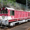 長島ダム駅で発車を待つ井川線の列車。当面は同駅を含む千頭～接岨峡温泉間のみの運行となる。全区間の再開までには相当な時間がかかる模様。