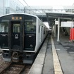 JR九州は九州南部の路線を中心に10月13日初発から運転を見合わせる予定。写真は鹿児島本線（川内以南）の普通列車。