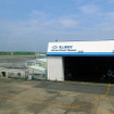 東京モノレールから新たな駐機場の候補地（写真右方）を見る