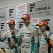 決勝第1レースの予選トップ3、左から2位の一貴、ポールのロッテラー、3位の国本。
