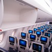 「乗客1人がひとつ以上の荷物を持ち込める」ということを目標に開発。窓側はキャリーカートが5つ収まる。