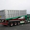 2BB6×4+0222というダンプセミトレーラーもシングルタイヤを採用