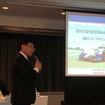 トヨタのWECでの活動について多角的な説明を加えた高橋敬三氏（左奥は木下チーム代表）。