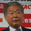 著書『敗者の報道』出版記念サイン会に出席したみのもんた