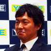 2014ヤナセ・ジャイアンツMVP賞を受賞した長野久義選手（2014年12月24日、ヤナセ本社）