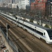 中国の二大鉄道車両メーカー、中国南車と中国北車が合併を発表。写真は南車グループとボンバルディアの合弁会社が製造した高速鉄道車両のCRH1形。