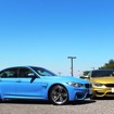 BMW M3（左）、BMW M4（右）