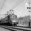 東海道本線で旅客列車を牽引していた頃のEF55形。流線型の独特なスタイルが特徴だった。