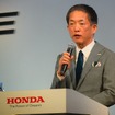 ホンダ 新型ジェイドの発表会見に出席した、峯川尚専務執行役員