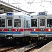 京成金町線の柴又駅で発車を待つ3300形（2011年）。