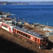 「さんりくはまかぜ」と一般車の2両編成。4月4・5日に全線再開1周年記念列車として運行される。