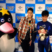 すみだ水族館に登場した、光と音楽とペンギンの新展示「ペンギンキャンディ」（3月21日～7月17日）。3月19日のオープニングイベントには動物好きな森泉も登場。ペンギンを抱き「連れて帰りたい！」と笑った