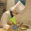 「anovan」の店内で生ブッセをつくっている様子