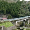 鉄道路線としての岩日北線は1981年までに工事が中止された。現在も高架橋やトンネルが残っており、錦町方の路盤はアスファルトで舗装されて「とことこトレイン」が運行されている。