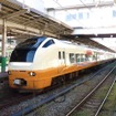 新潟車両センターの485系は特急『いなほ』『北越』などで運用されてきたが、老朽化に伴うE653系への置換えや北陸新幹線開業による運用範囲の縮小で、定期列車での運用は現在、新潟～糸魚川間の快速列車のみとなっている。写真は新潟駅で発車を待つE653系1000番台の『いなほ』。