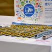 西武鉄道は6月9日に武蔵丘車両検修場で「西武・電車フェスタ2015 in 武蔵丘車両検修場」を開催。模型の展示コーナーには西武の車両が並んでいた