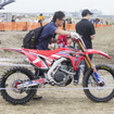 CRF450R、先行型の車両