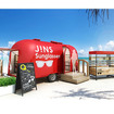 「ジンズ」がサングラスの移動販売店「ジンズ バン」を日本各地のサマースポットに出店