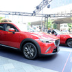 メトロハット前には、ロードスターとCX-3を展示