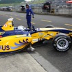コースインする#8 小林可夢偉。