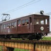 イベントにあわせてデハ101の臨時運行も行われる。写真は新屋～粕川間の鉄橋を渡るデハ101。