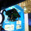 オムロンの車載用カメラ一体型距離センサー「LiCam」が前方の歩行者をとらえる（CEATEC JAPAN 2015／幕張メッセ／10月7～10日）