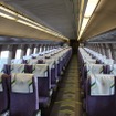 「エヴァンゲリオン」に似たデザインで装飾された山陽新幹線500系「500 TYPE EVA」。11月7日から新大阪～博多間で運行される。