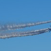 離陸後の4機は旋回。並んだまま会場左側から進入してくる。