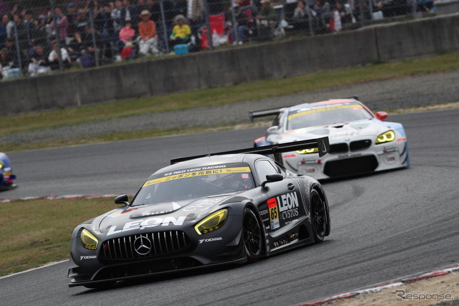 優勝の#65 メルセデスAMG GT3。