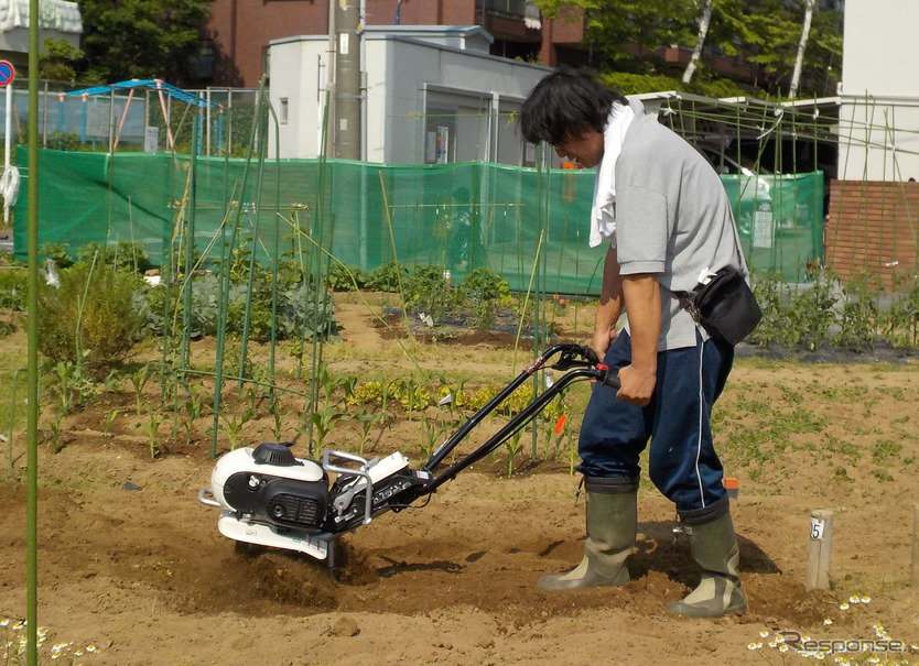 ガスボンベ式耕うん機「ピアンタFV200」を試す