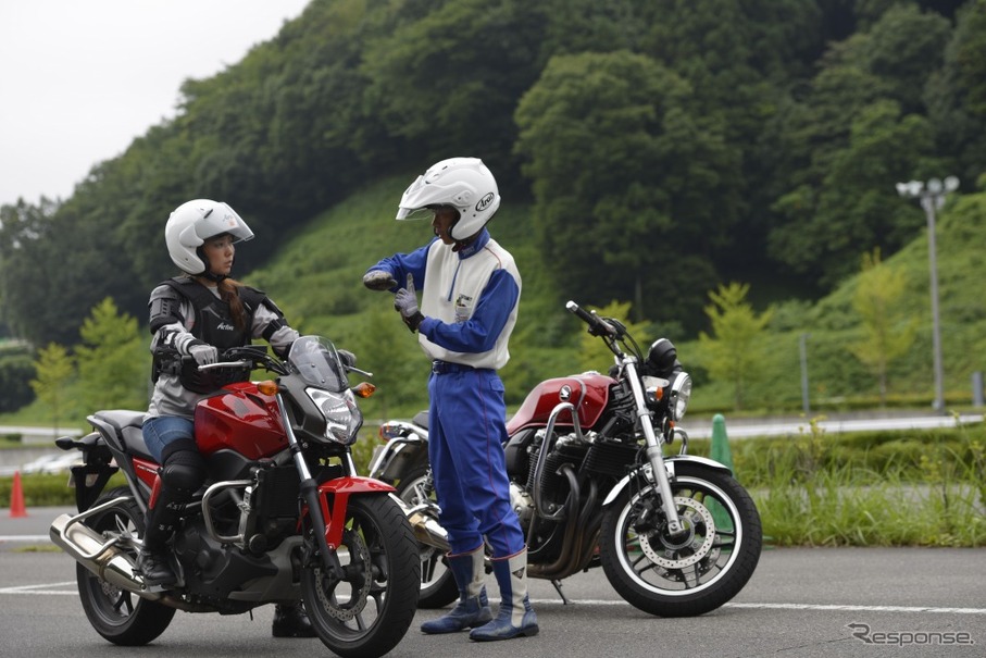 モトガールズ リビカ 女性ライダー限定ライディング講習