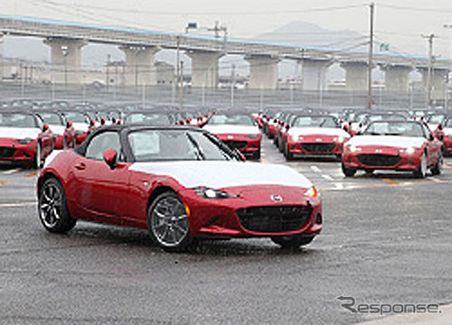 マツダ ロードスターの船積み風景