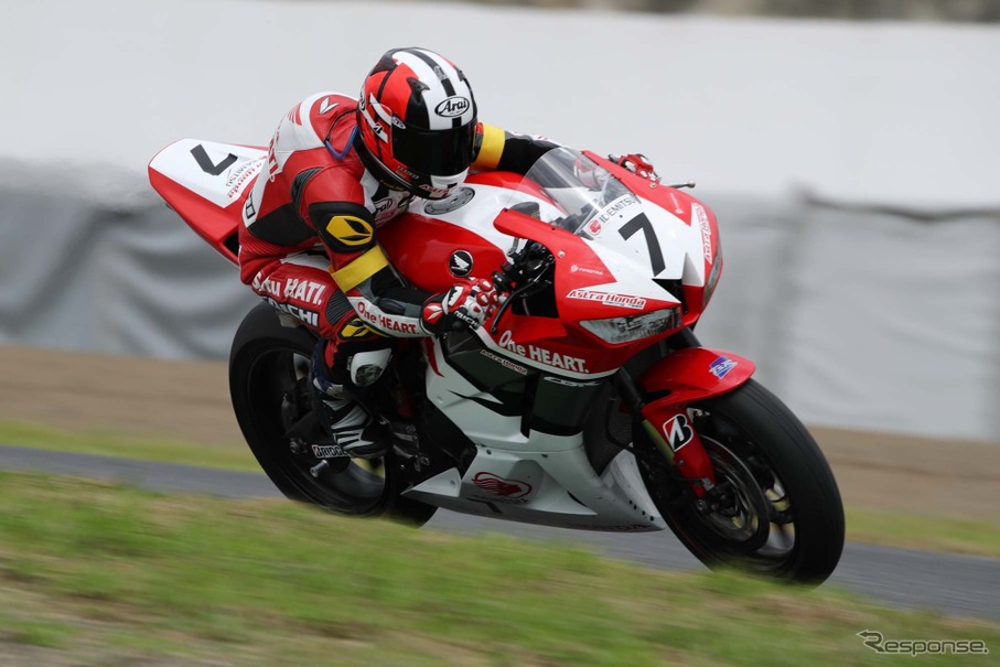 鈴鹿8耐 4耐決勝は波乱の展開に 優勝はastra Honda Racing Team レスポンス Response Jp 鈴鹿8耐 4耐決勝は波乱の展開に 優勝はastra Honda Racing Team レスポンス Response Jp