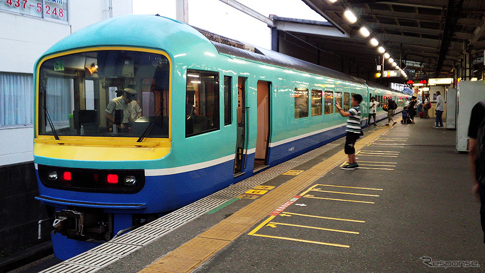 千葉支社のお座敷電車「ニューなのはな」。9月に最後の運転となる長野行きツアーの実施が決まった。