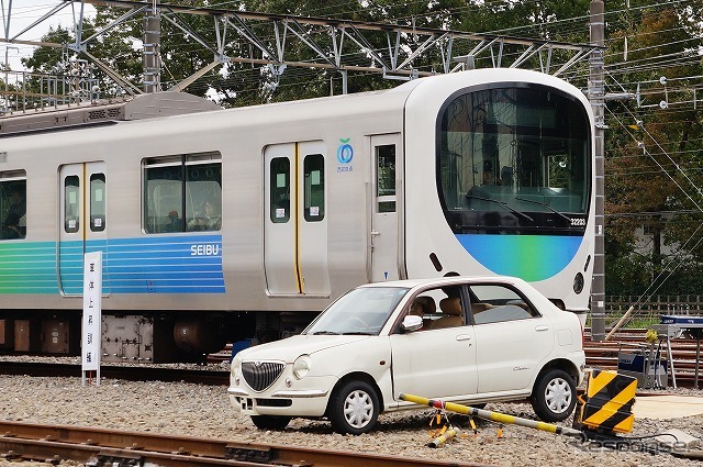 西武鉄道 総合復旧訓練で踏切事故時の対応を披露 写真蔵 レスポンス Response Jp