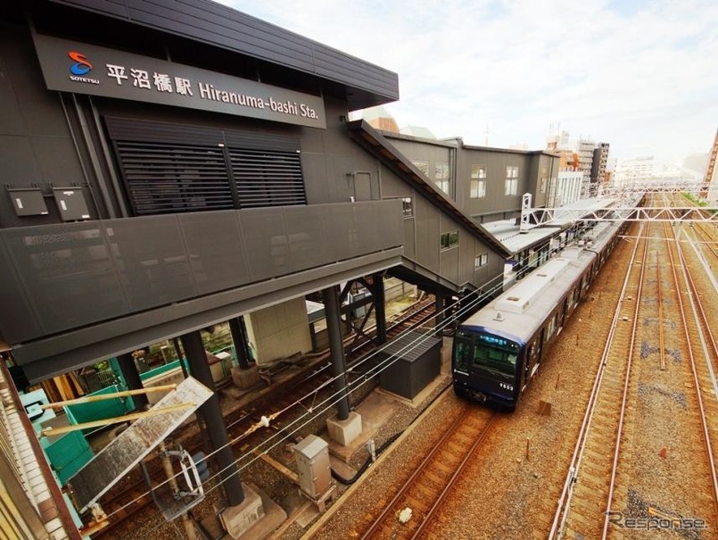 リニューアルされた平沼橋駅の外観。