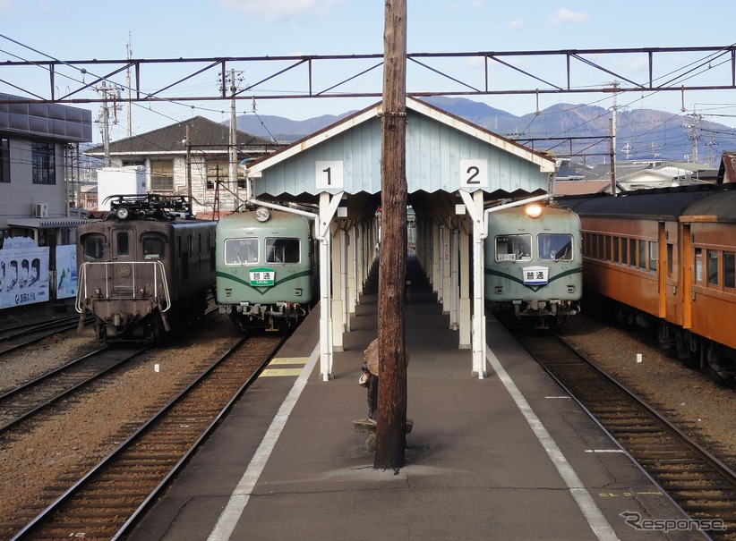 新金谷駅で並んだ元・南海の21000系。2月26日に乗車・撮影会ツアーが行われる。