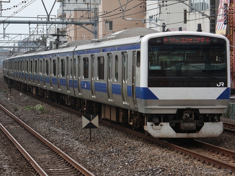 10月14日のダイヤ改正では常磐線の品川直通列車が増強される。写真は常磐線の普通列車。