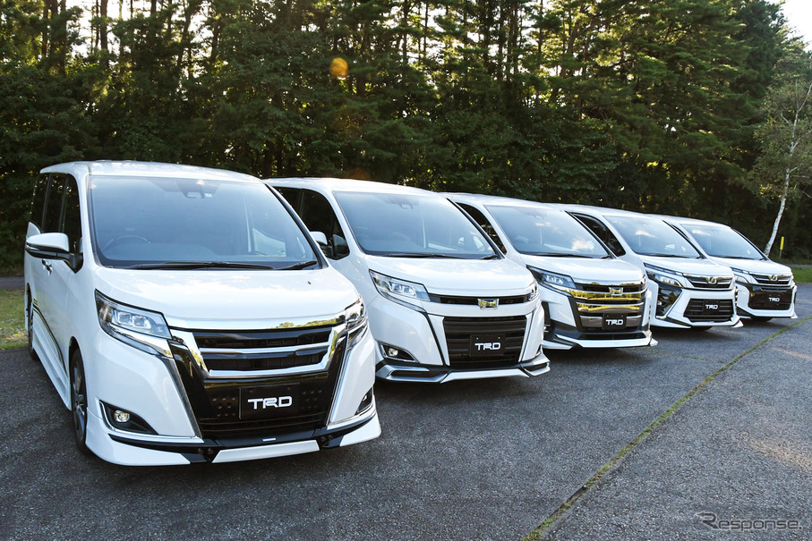 TRDのノア、ヴォクシー、エスクァイア向けカスタムパーツ装着車