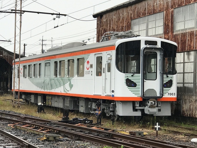 10月14日から営業運用に入る7003号。棚田をイメージしたデザインでまとめられた。