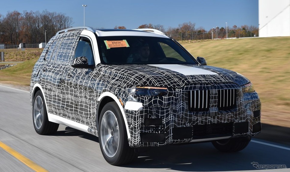 BMW X7の量産試作車