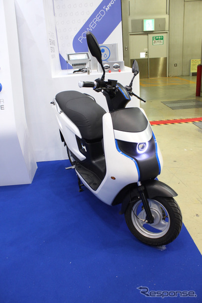カートリッジ式fcスクーター 台湾のapfctが実証実験用車両を展示 Fc Expo 18 レスポンス Response Jp