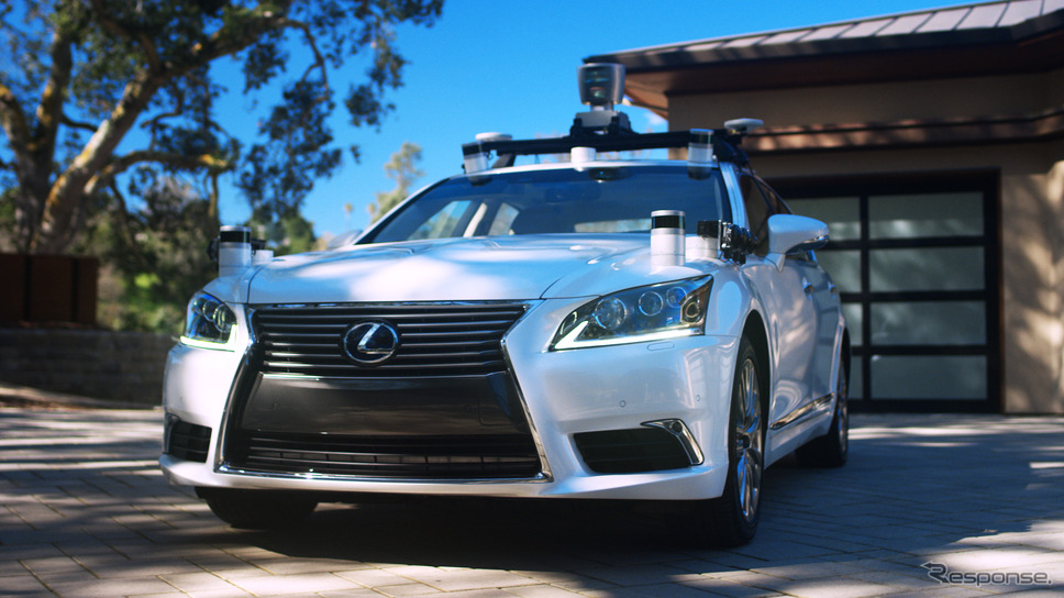 トヨタの自動運転実験車（レクサスLSベース）