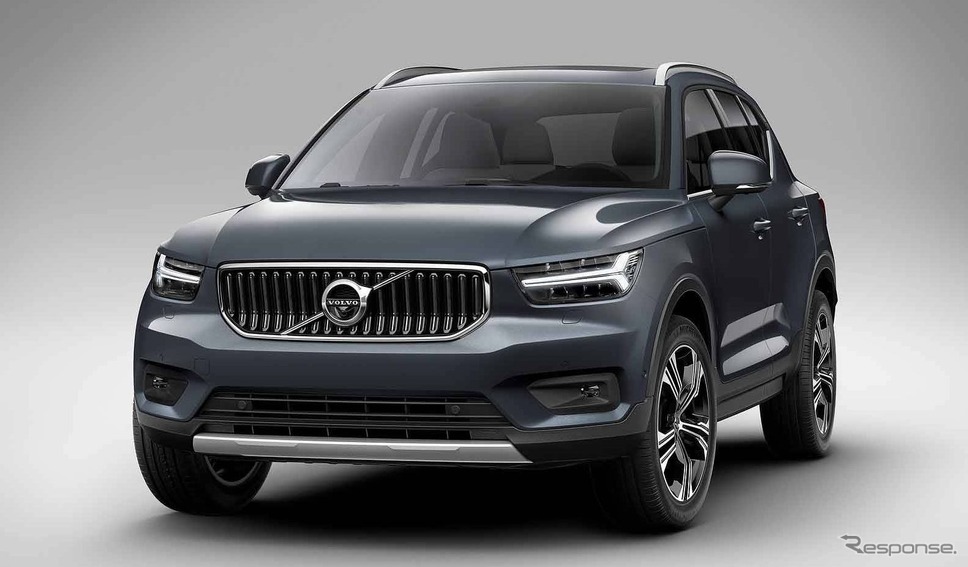 ボルボ XC40インスクリプション