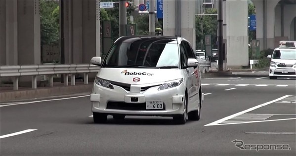 ミニバンタイプ自動運転技術開発車両 RoboCar MiniVan