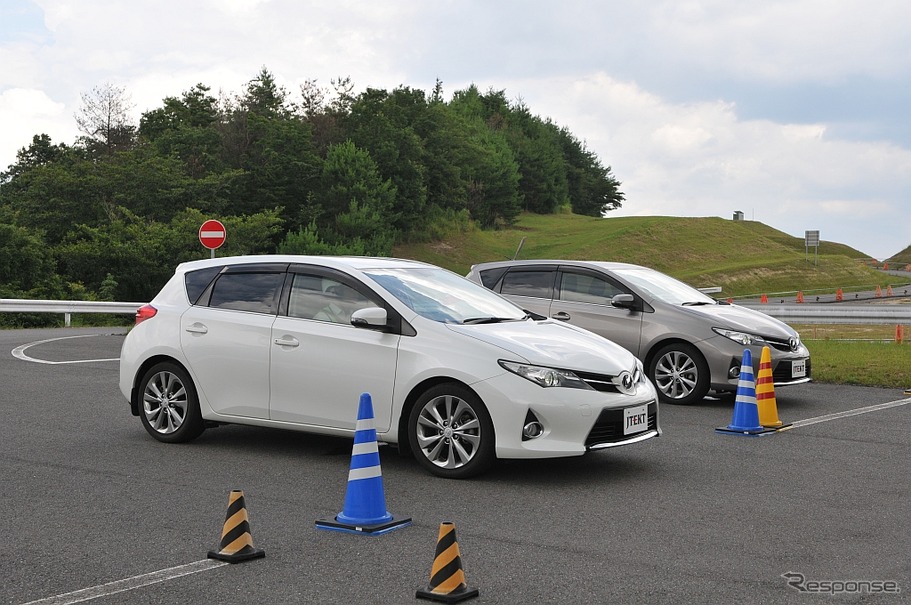 高剛性ハブとノーマルハブの比較試乗はトヨタ オーリスで行った